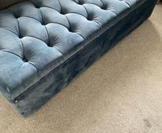 bedroom furniture - bench for end of bed king size