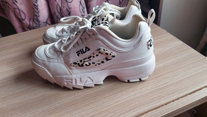 Fila Girls / Ladies Runner - (As new) - Size 6.5