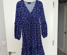 In The Style Blue Floral Midi Dress - size UK 8