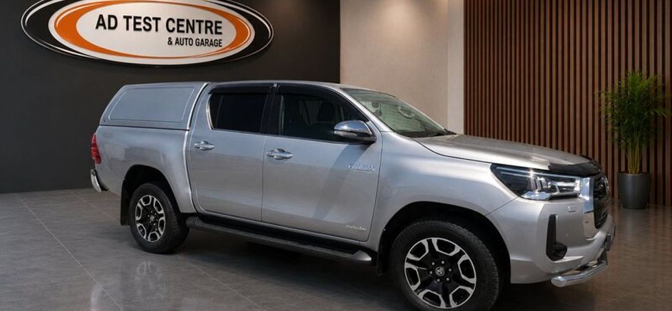 Toyota Hilux 2.4D4D Invincible 148BHP D/C 4DR Auto