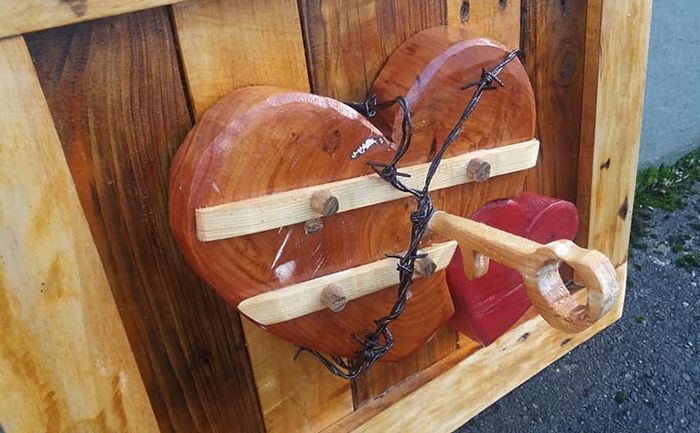 Rustic Driftwood Hearts Woodart Display