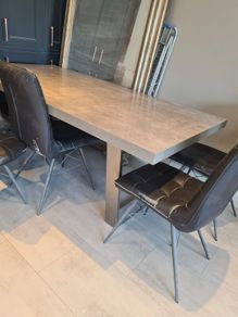 EZ living table  6 chairs free