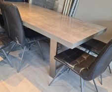 EZ living table  6 chairs free