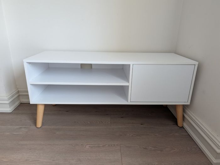 TV stand / media unit