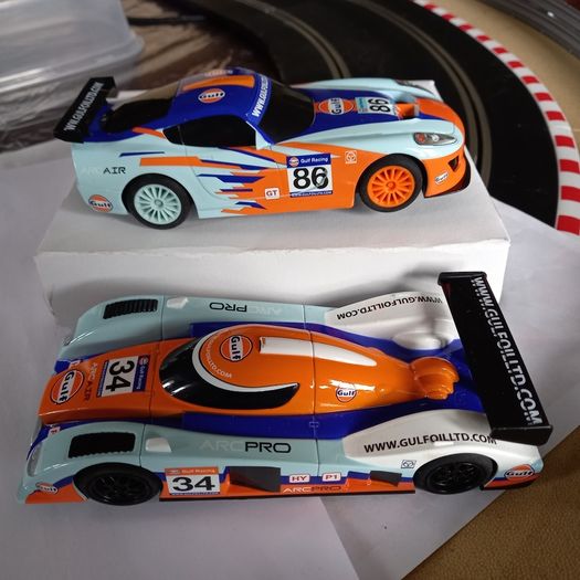 Scalextric GULF Endurance Twin Pack (slot cars)  ( le mans 24 hr touring gp racer lmp )