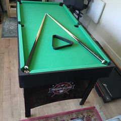 Pool table
