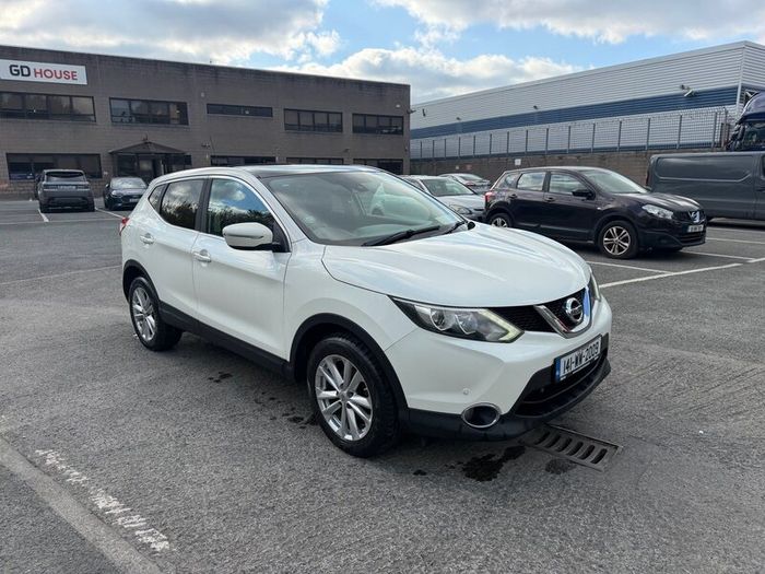 Nissan qashqai 2014 High spec manwal new nct