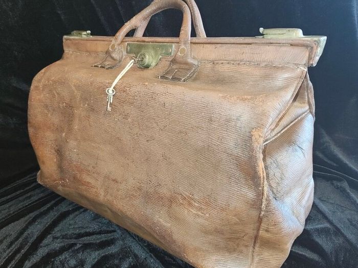 large antique Gladstone bag