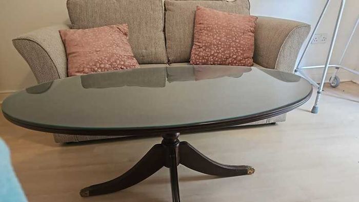 Oval coffee table