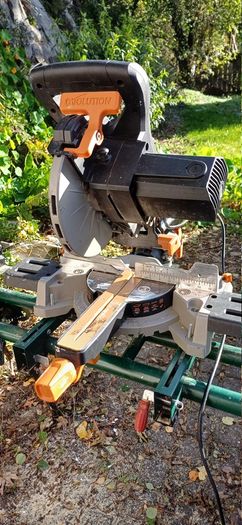 2 year old Evoloution mitre saw - perfect working condition