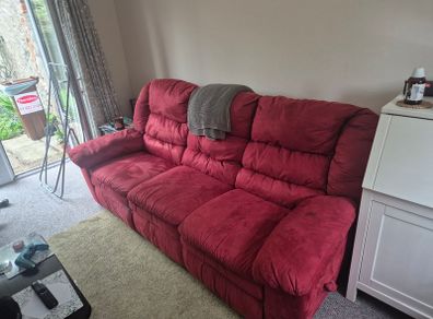3 seater recliner, breaks up into 3 segments for transportation