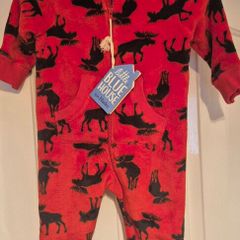Brand new Little Blue House, by Hatley Kids, red onesie hooded fleece