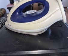 Beaumark Steam Iron