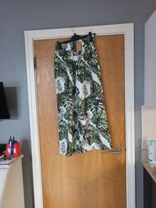 Shein Frenchy Wide Leg Trousers.   S.. M - 12.   B.N.W.T.