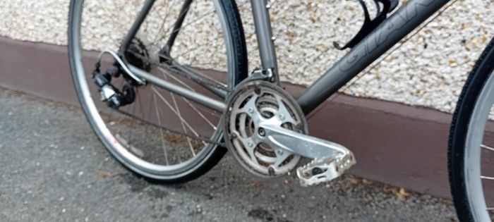 Giant Hybrid Bicycle