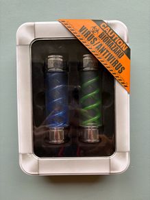 Rare Resident Evil - T-Virus and G-Vaccine Antivirus Replica Set