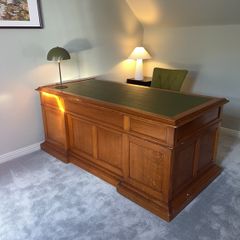 Office Banker Antique Walnut Large Desk wood + Chair