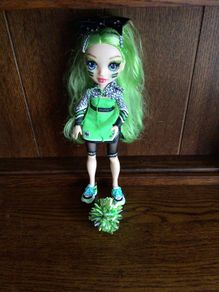 Rainbow high Jade Hunter doll