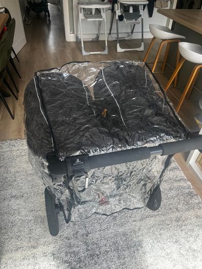 Double Buggy Out n About Nipper V4  (Excellent condition)