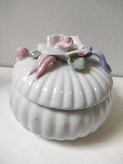 Vintage Porcelain Trinket Box