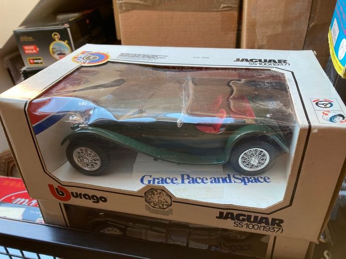 Jaguar SS100 Scale 1/18 New Burago