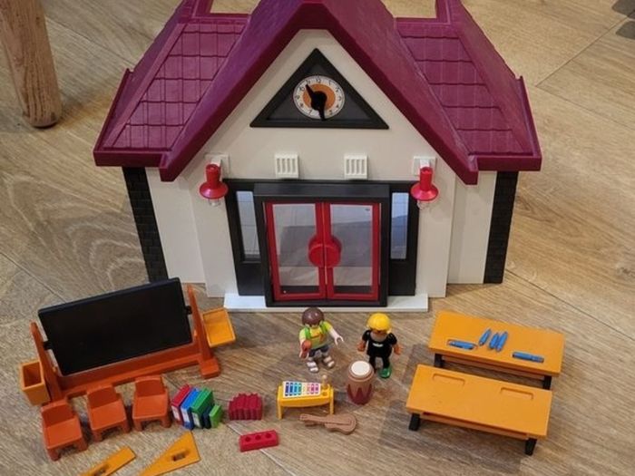 Playmobil School house