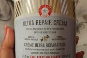 First Aid Beauty Ultra Repair Face Cream in 396.8g