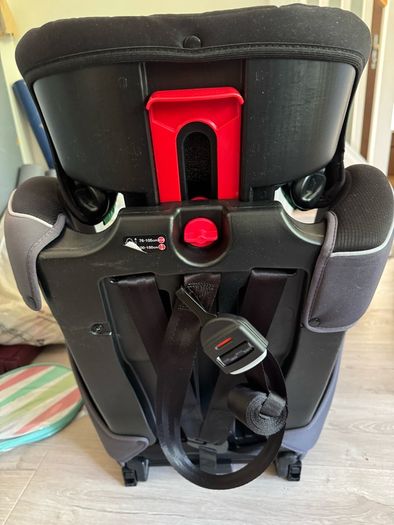 Halfords  Isofix Child Car Seat with Tether