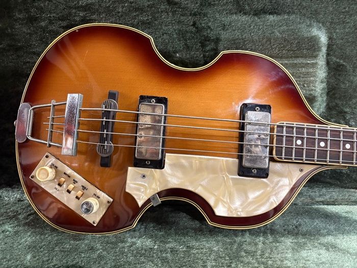 Greco VB-500 Violin Bass Sunburst 1983