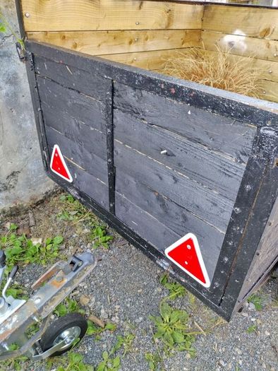 good strong handy size trailer