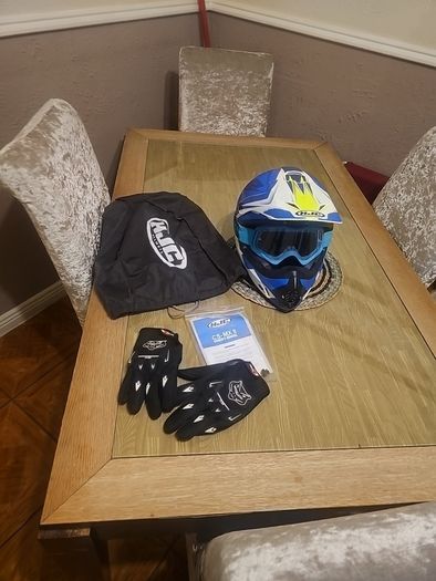Mens Medium helmet