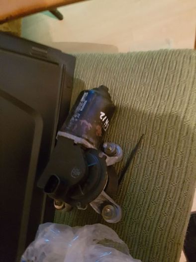 Toyota hiace windscreen wiper motor