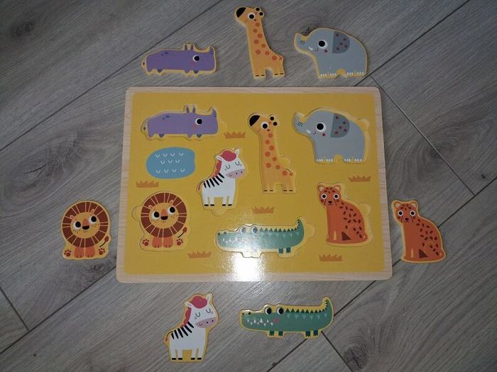 In The Zoo Wooden Insert Animal Puzzle - 7 Animals - Age - 12 Months +