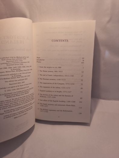 A History of Ireland: From the Earliest Times to 1922 (Paperback)