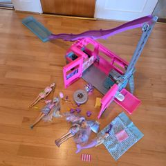 Barbie Camper Van plus dolls