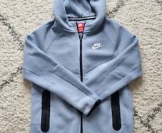 Nike Tech