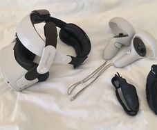 Oculus Quest 2 VR Headset