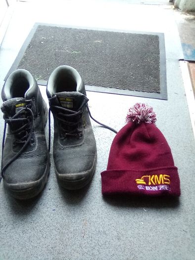 Size. 12. Work. Boots. And. Hat