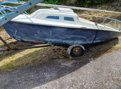 Sail boat