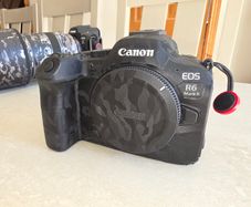 Canon R6 Mark 2 body immaculate and boxed with extras
