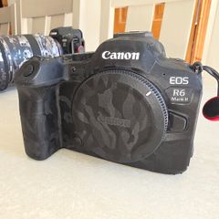 Canon R6 Mark 2 body immaculate and boxed with extras