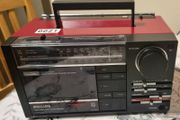 From 1985   Philips D8254, Made in Austria. Only Radio working.