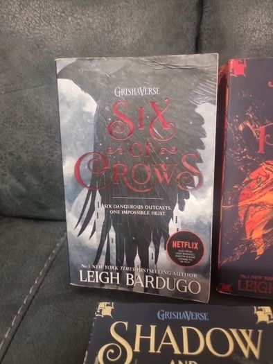 Seven Leigh Bardugo novels job lot.