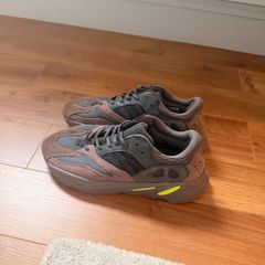 Yeezy Boost 700 Mauve