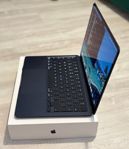 MacBook Air 13-inch M4, 16 GB, 512 GB, Midnight, 13 cycles