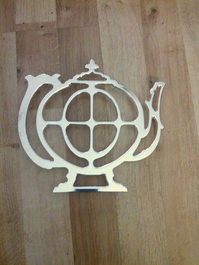 Tea Pot Trivet \ Silverplated