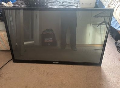 50 inch tv and wall bracket