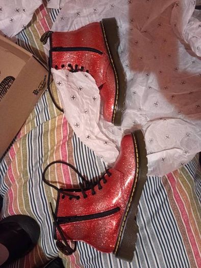 Dr Martens 1460 glitter geranium red, uk2