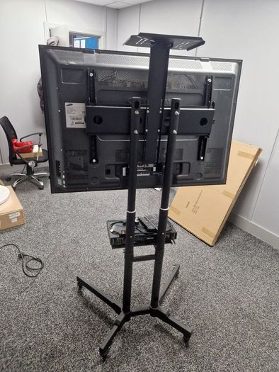 Plasma TV + Presentation Stand