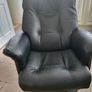 leather swivell recliner chairs 2 chairs 2 foot rests great condition Image 2